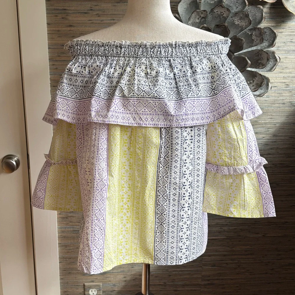 Off-Shoulder Patterned Blouse - Picture 1 of 6
